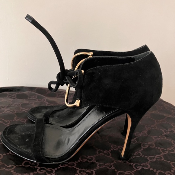 GUCCI SILVER STIRRUP SUEDE HEELS - Picture 5 of 9